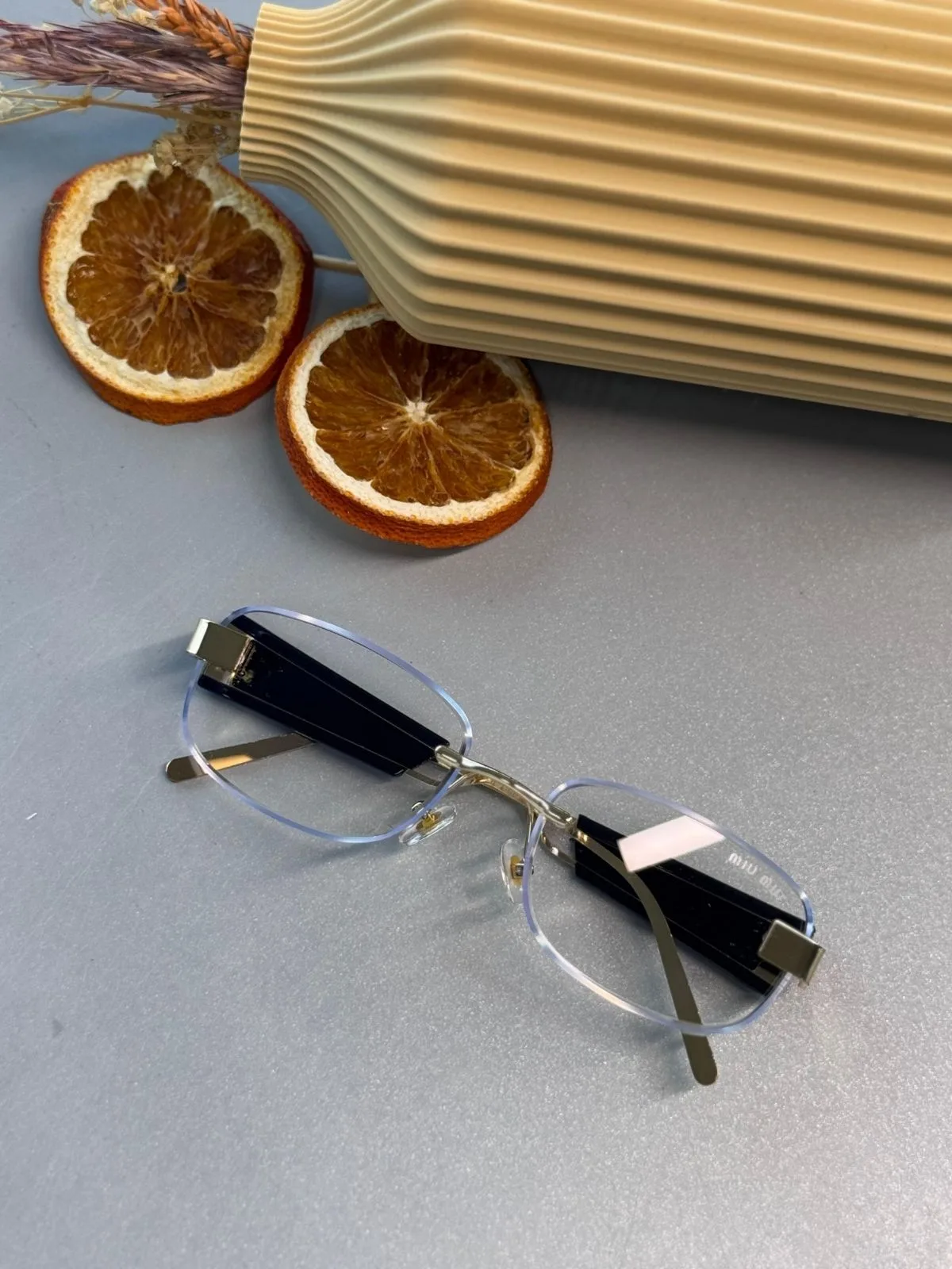 Mıu Mıu Kare Kesik Cam Detaylı Güneş Gözlüğü - Şeffaf