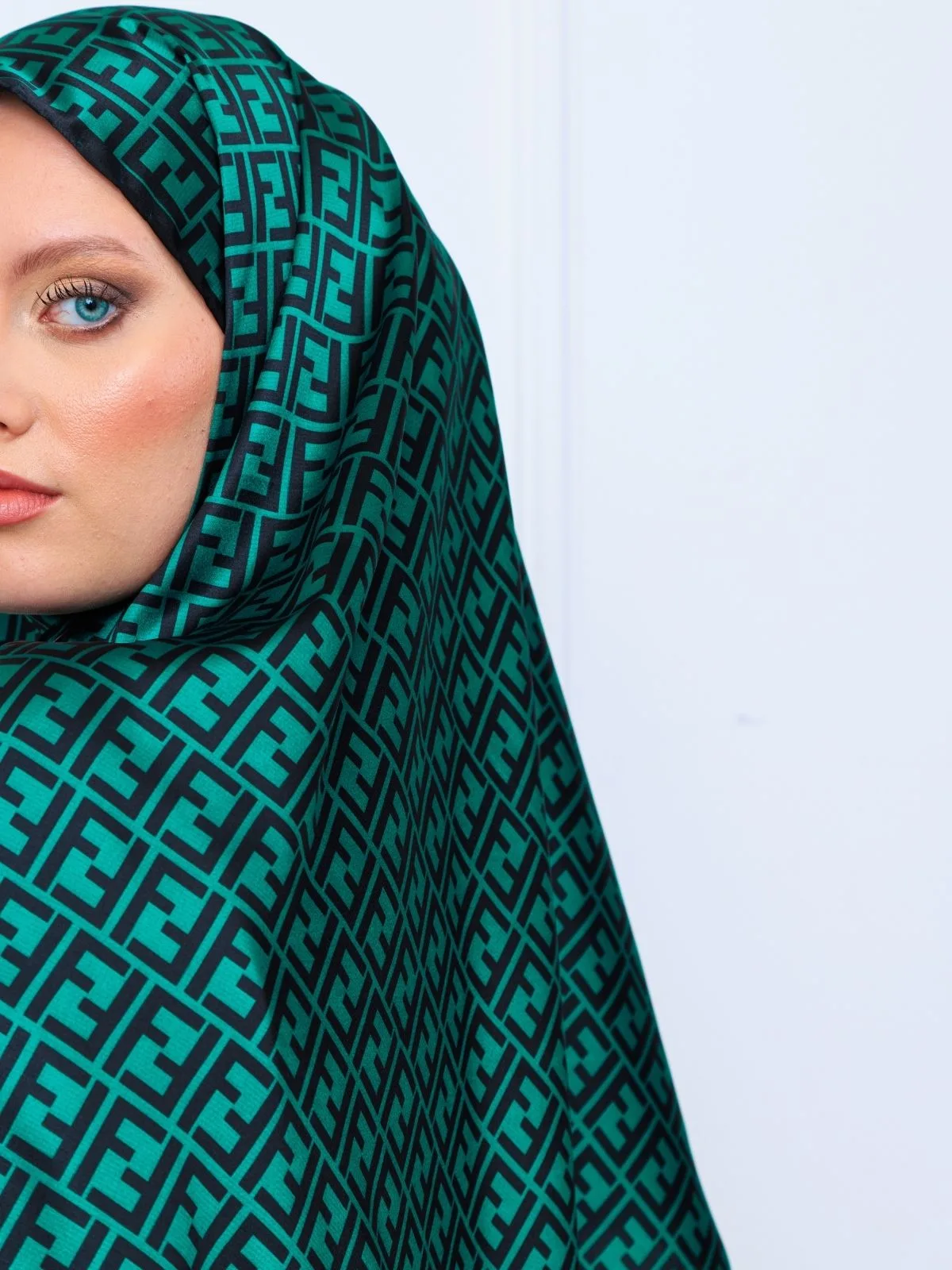 İthal Çifttaraflı Fendi İnci Vual İpek Şal-14500 -Zümrüt