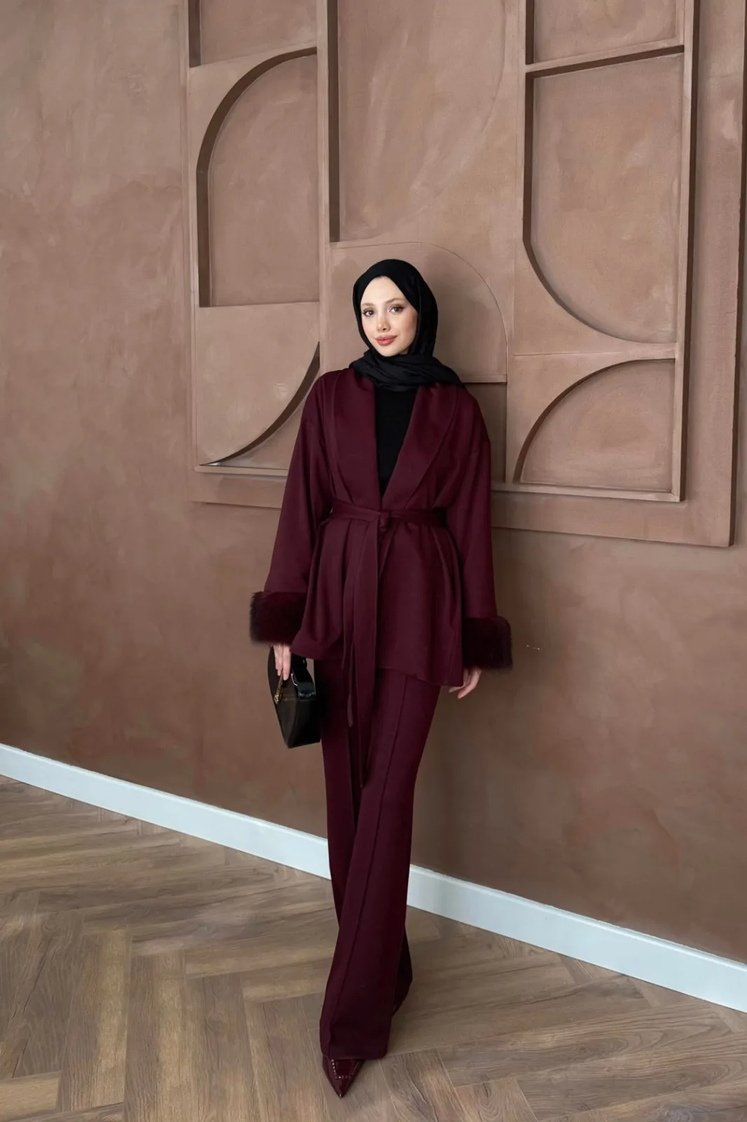 Kürk Kol Detaylı Pantolonlu Takım - Bordo